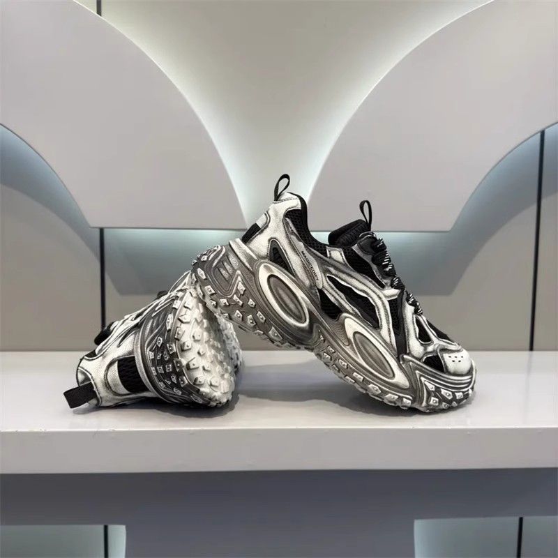 Summer lightweight casual Running shoes and sports shoes for men