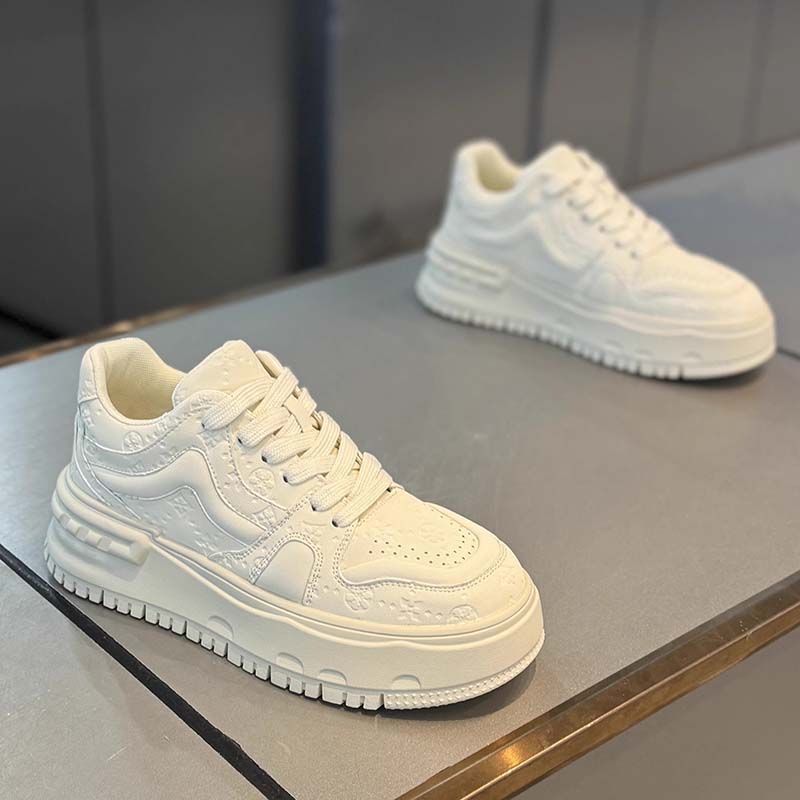 Spring comfortable soft-soled heightening sneakers Running shoes and sports shoes for men