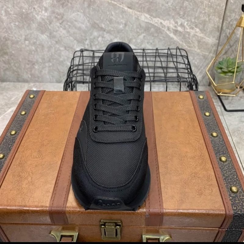 Versatile lightweight soft-soled wear-resistant casual shoes Running shoes and sports shoes for men sneakers