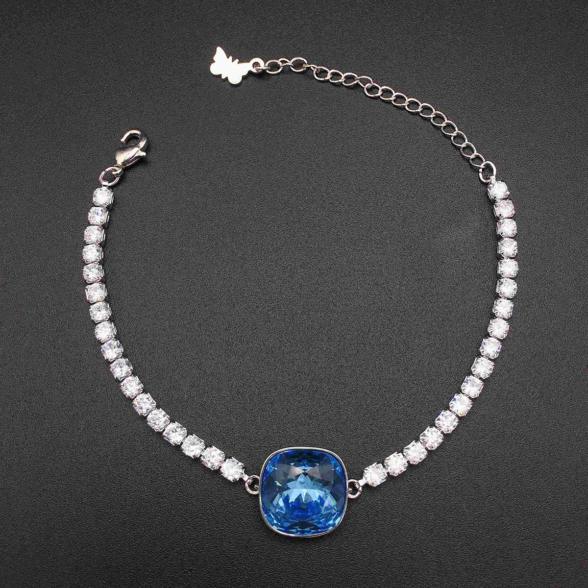 Rhombus four-leaf clover hollow bracelet