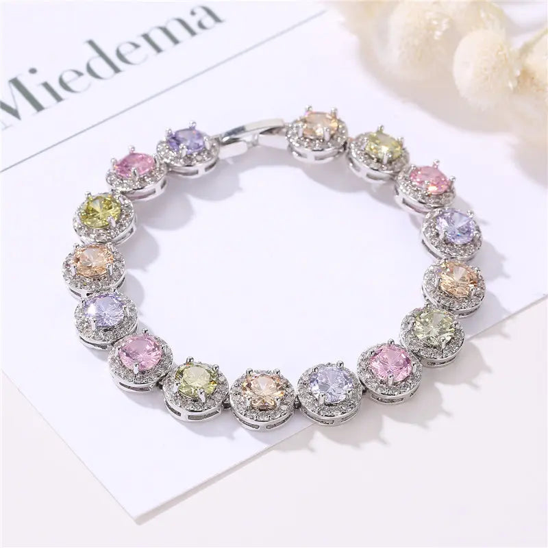 Bracelet serti de diamants et de pierres précieuses colorées tendance
