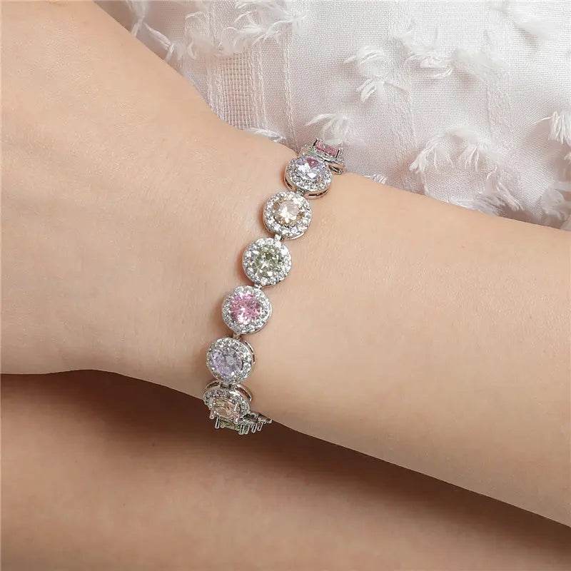 Bracelet serti de diamants et de pierres précieuses colorées tendance