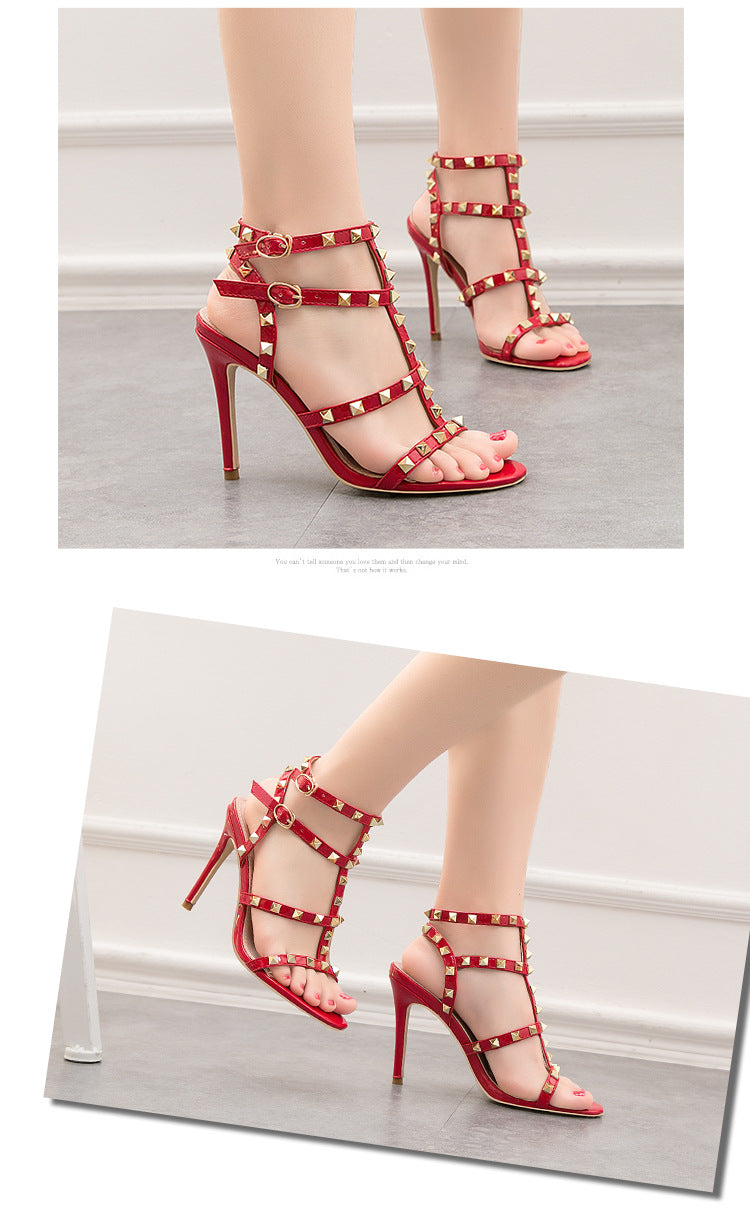 Sandales à talons hauts en cuir verni vintage à rivets métalliques