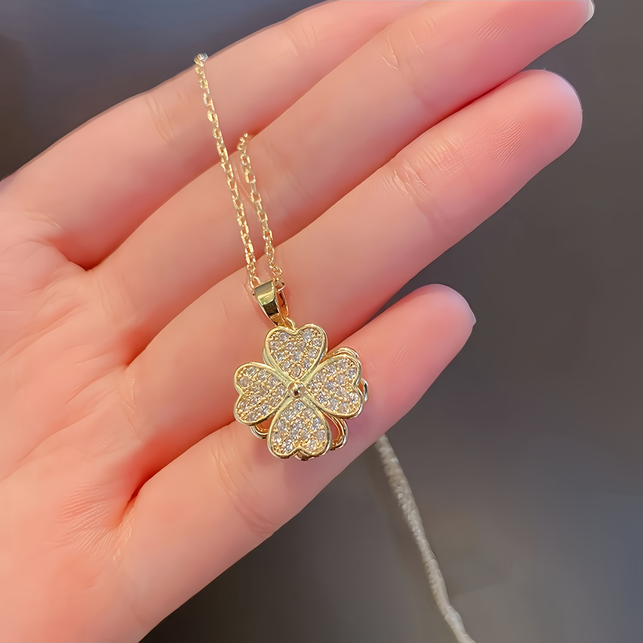 Golden titanium steel rotatable necklace