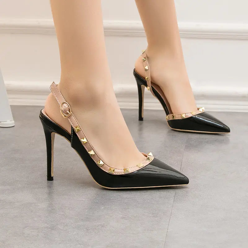 Sandales femme à talon haut évidé, à rivet simple et bout pointu