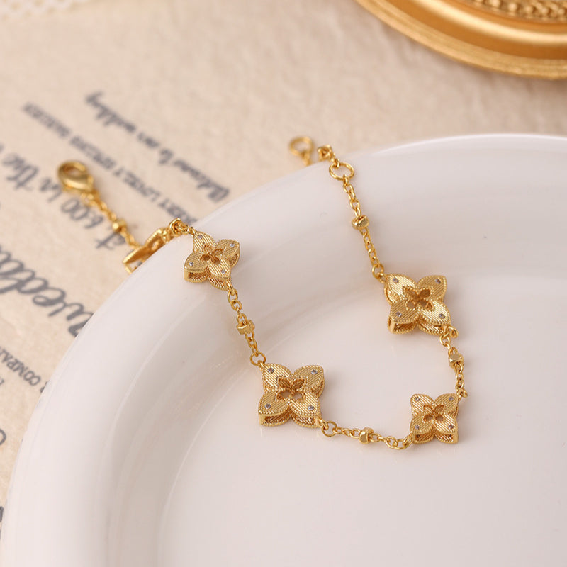 Rhombus four-leaf clover hollow bracelet