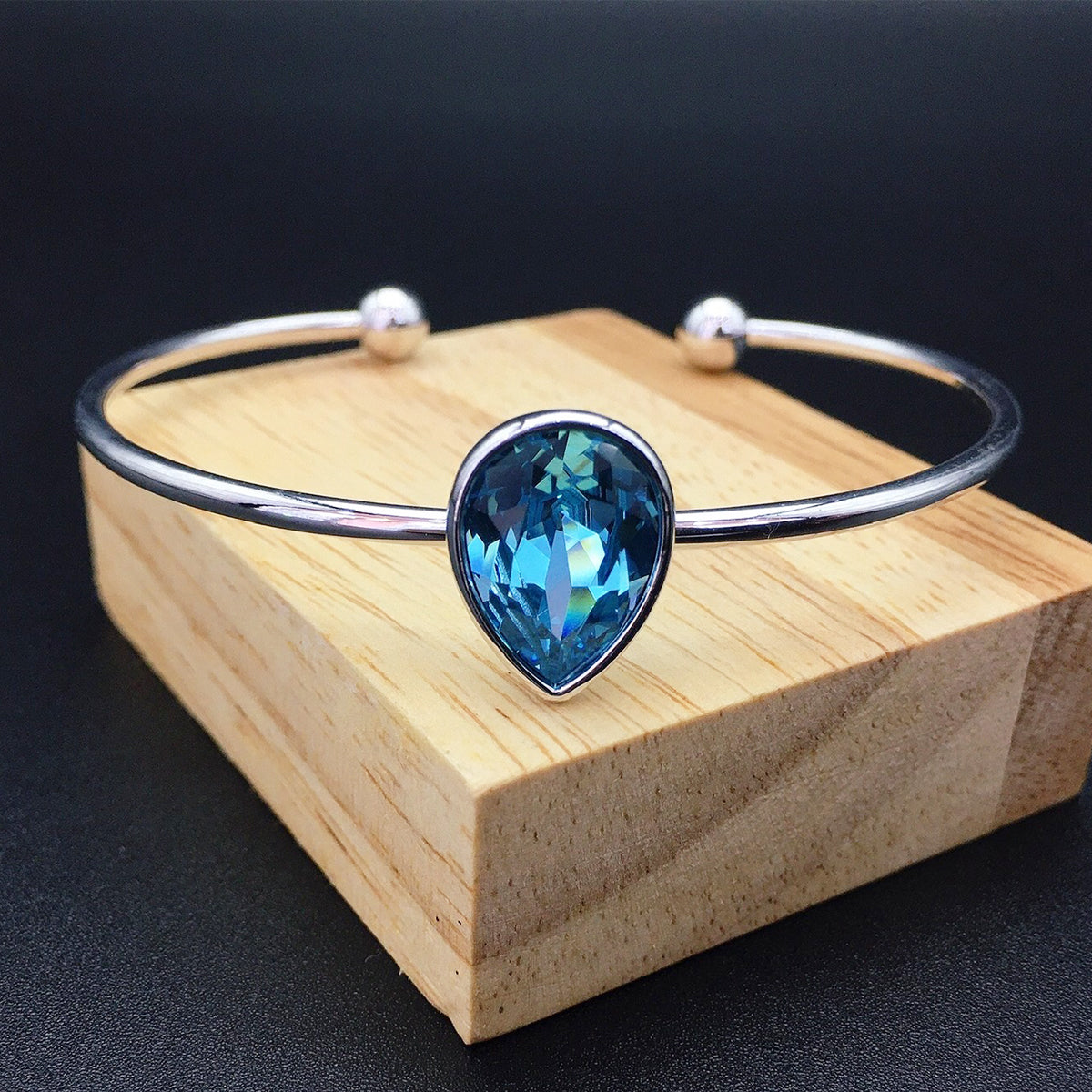 High end waterdrop shaped Austrian crystal open bracelet