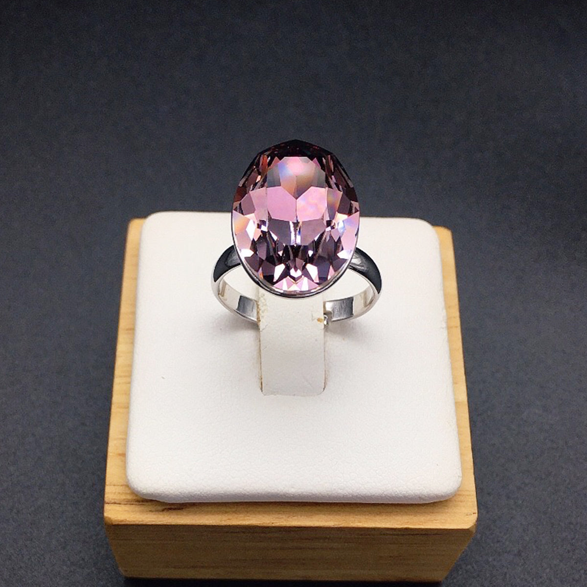 Fashionable Pigeon Egg Crystal Ring