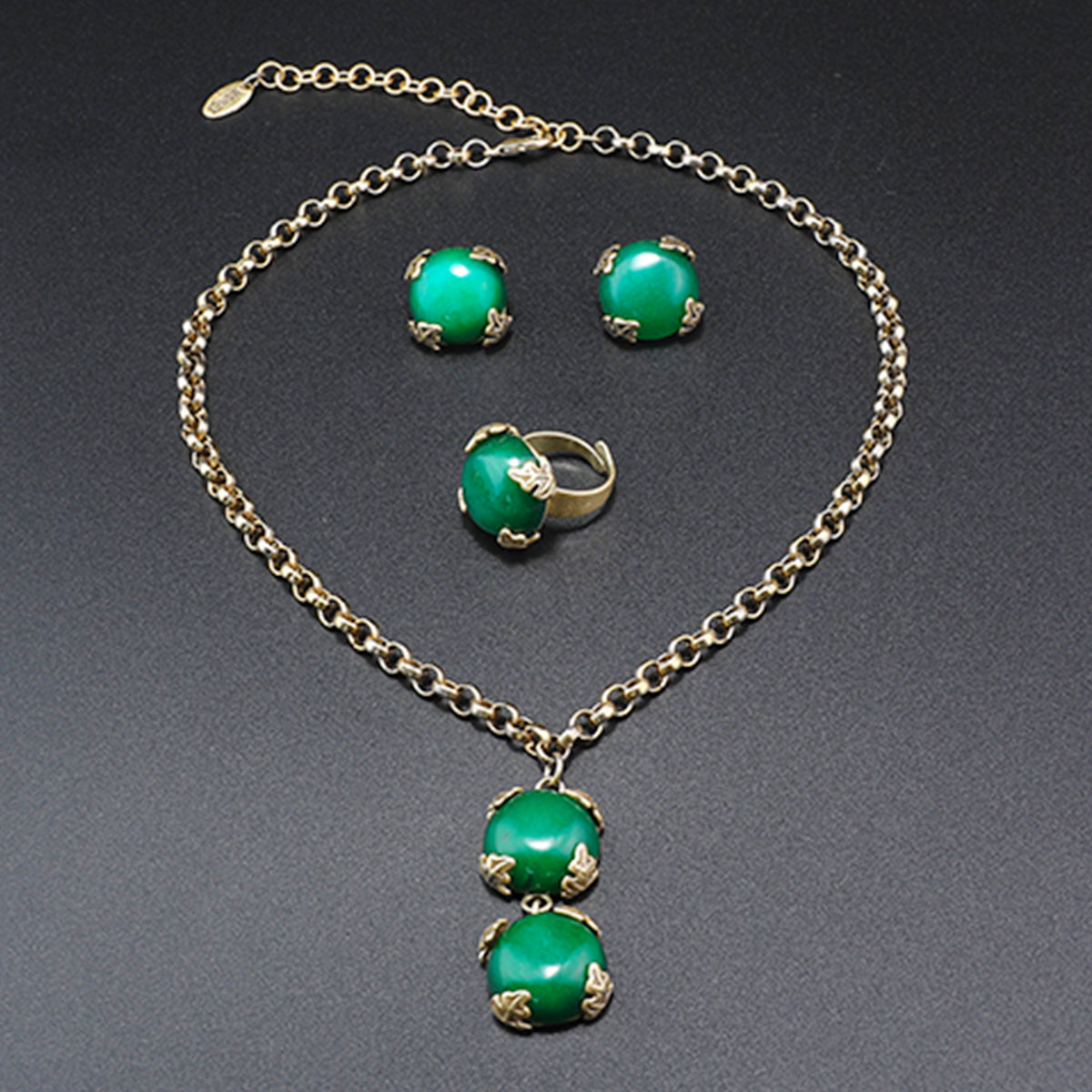 Fashionable gold-plated green agate necklace