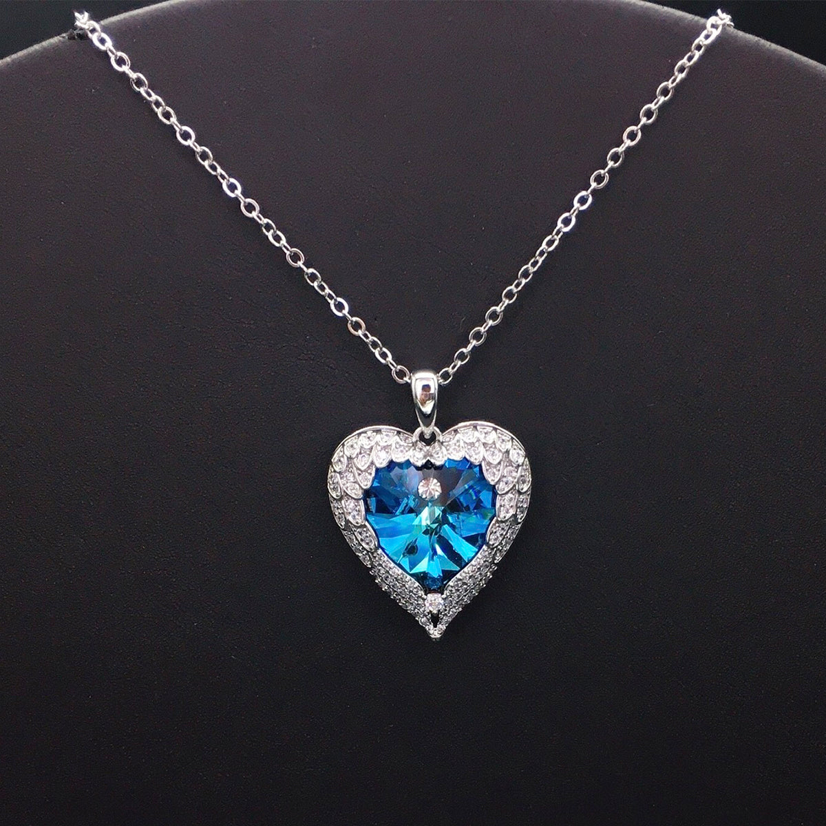 Fashion Love Crystal Diamond Pendant