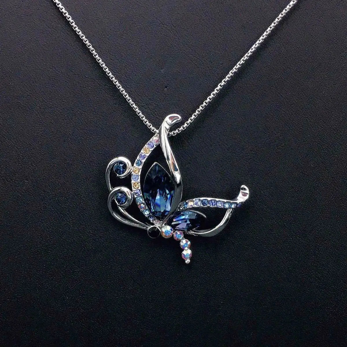 Collier Pendentif Personnalisé Cristal Papillon Mignon