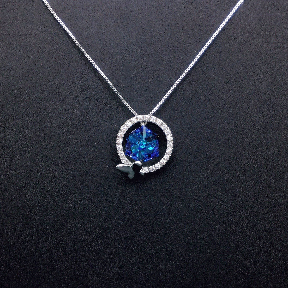 Fashionable and Jumping Crystal Personalized Necklace