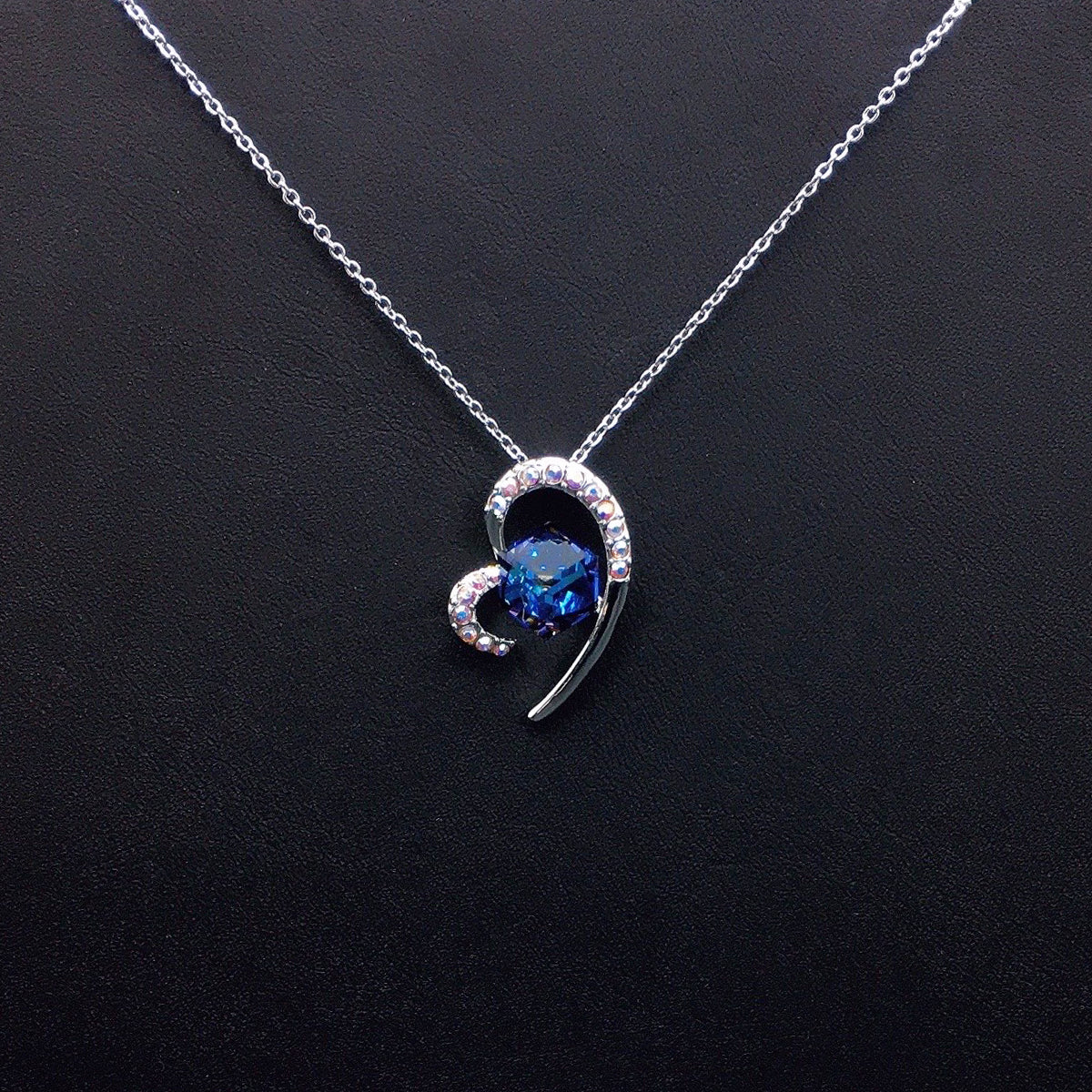 Fashion Surrounding Jumping Crystal Necklace