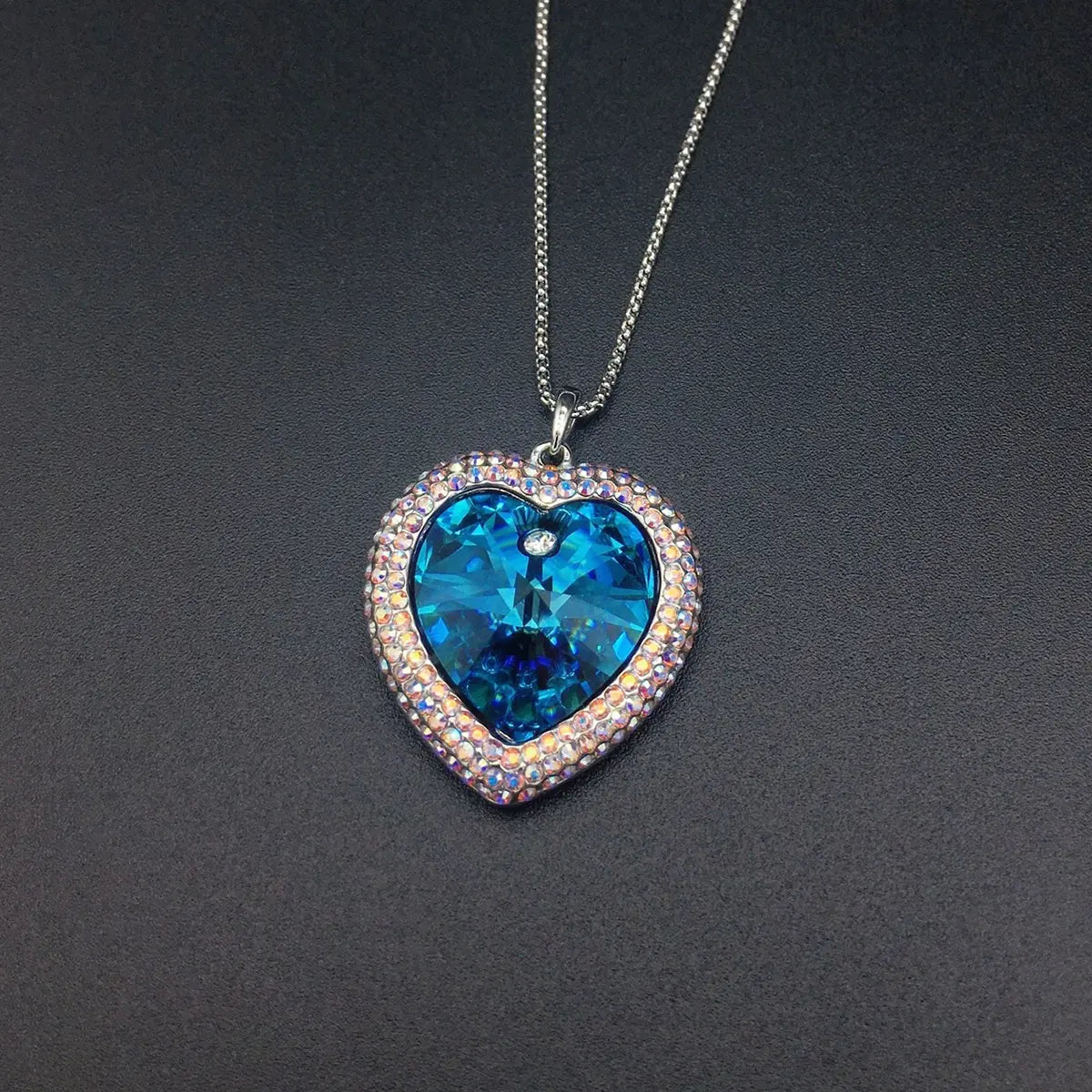 Collier en cristal de luxe Collier cœur minimaliste et tendance avec pierre précieuse