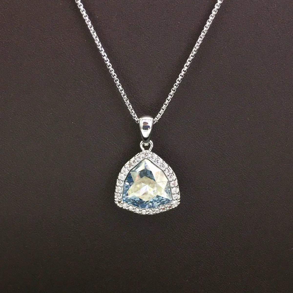 Collier Halo en Aigue-marine Étincelante