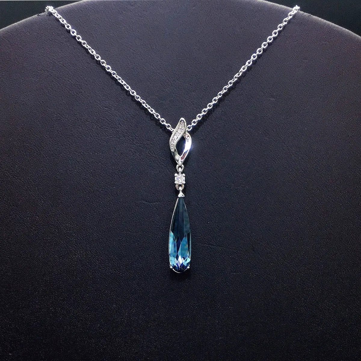 Collier Halo en Aigue-marine Étincelante
