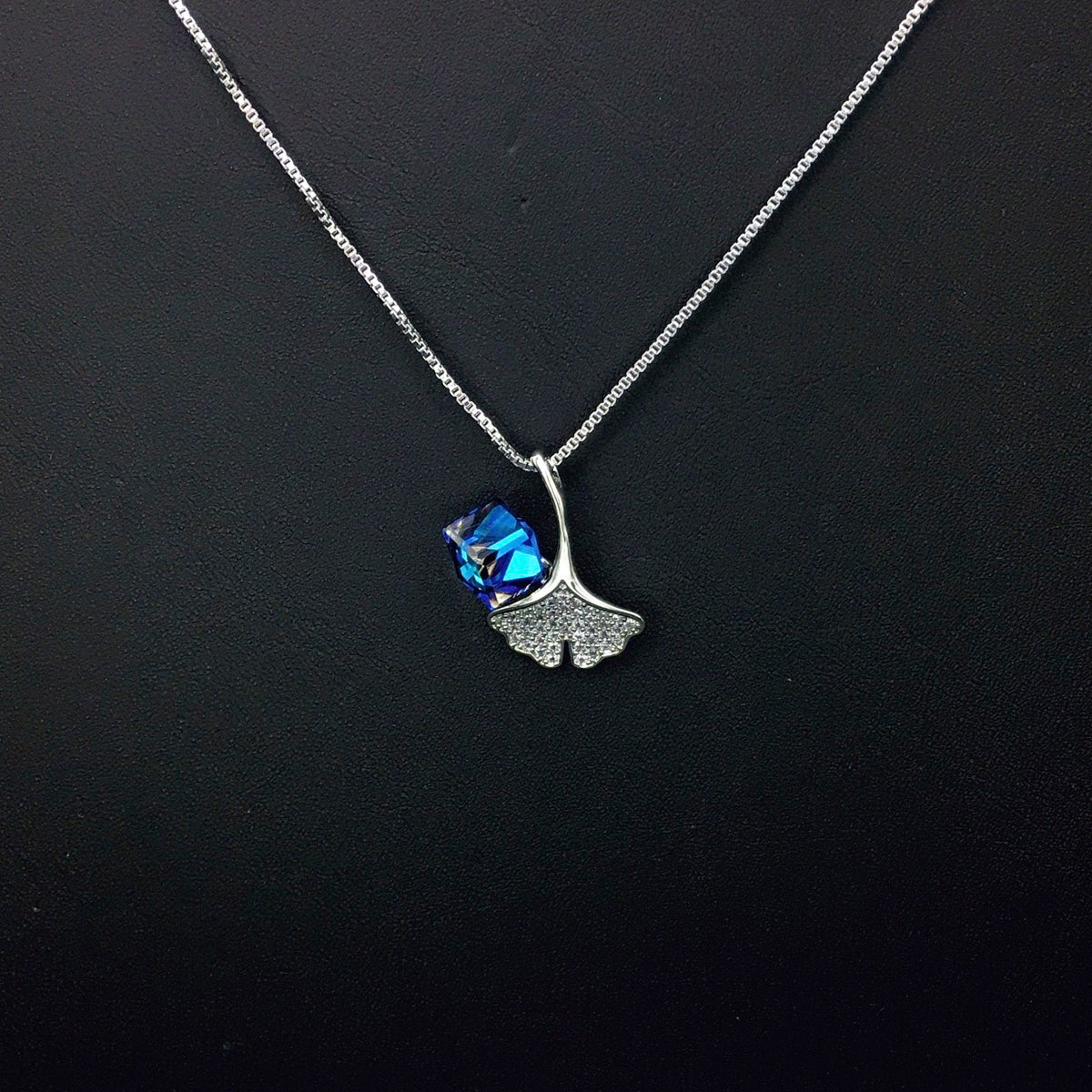 Sparkling Ginkgo Leaf Blue Crystal Necklace for Elegant Daily Wear
