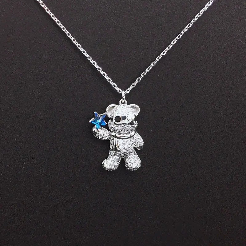 Collier Ourson Scintillant avec Étoile en Cristal Bleu pour un Style Quotidien Adorable