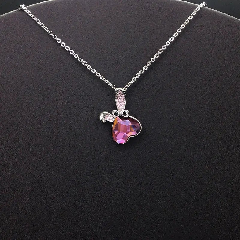 Élégant collier en cristal en forme de cœur argenté avec nœud pour les événements formels