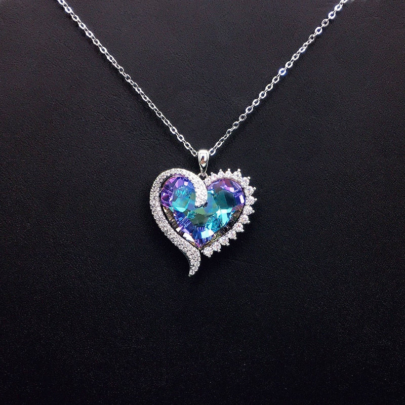 Chic Silver Necklace with Sparkling Iridescent Heart Crystal for Daily Sophistication