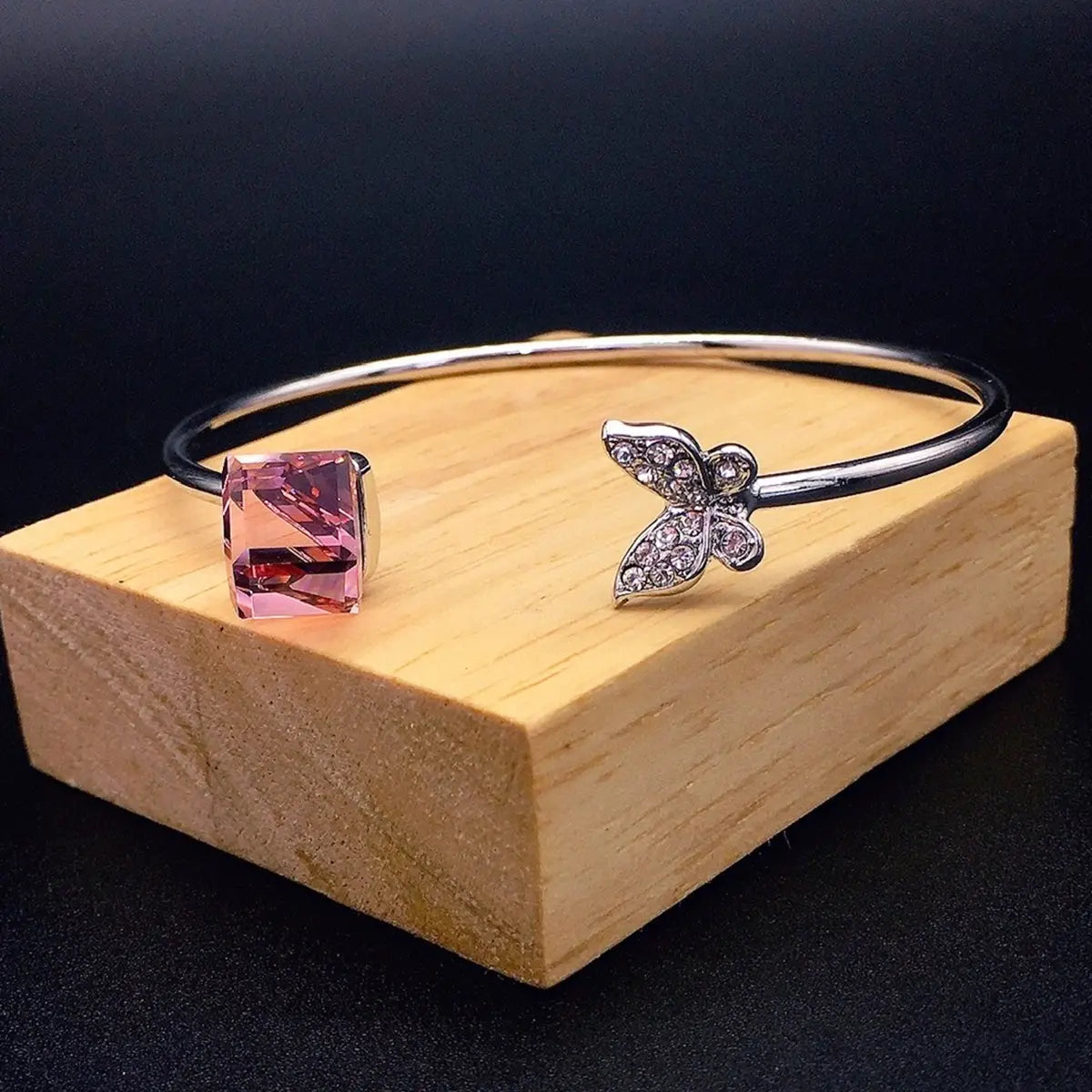 Bracelet ouvert papillon en cristal minimaliste