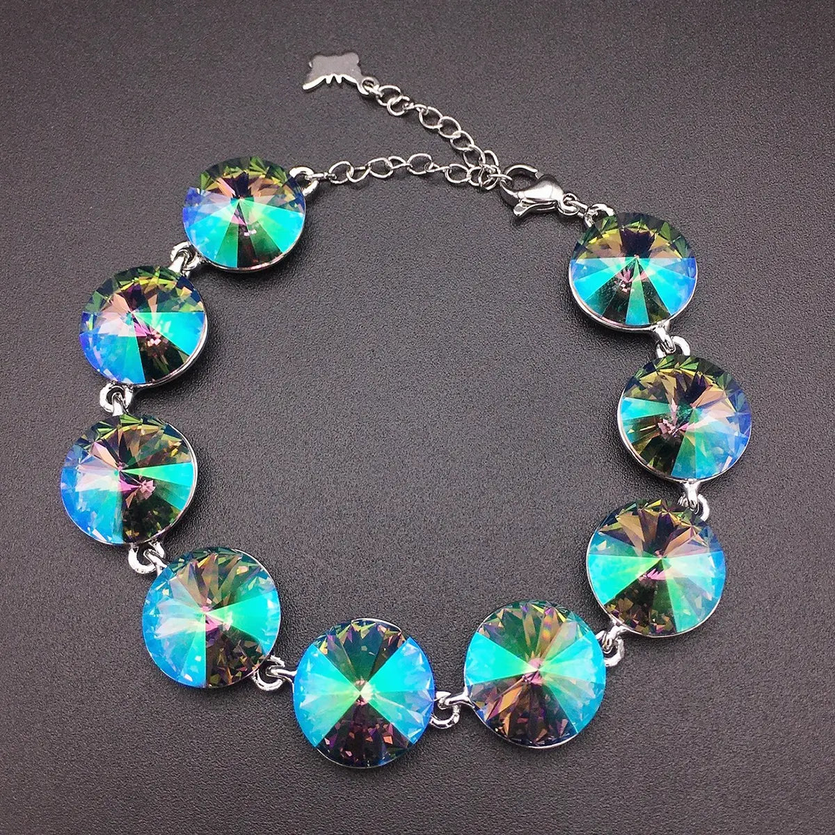 Bracelet fantaisie autrichien en pierres précieuses et cristaux