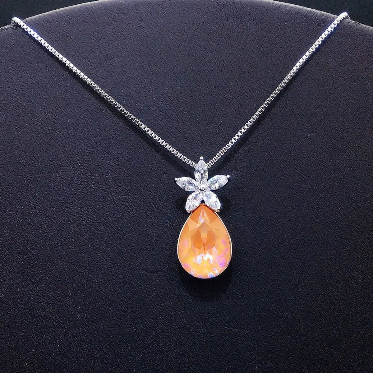 Pendentif Goutte d'Eau Fleur en Cristal Autrichien