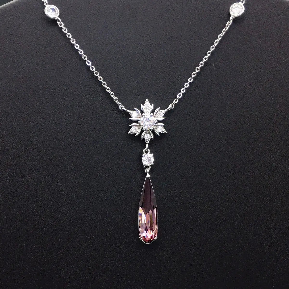 Pendentif Goutte d'Eau Flocon de Neige en Cristal Autrichien de Mode Collier Minimaliste en Pierre Précieuse