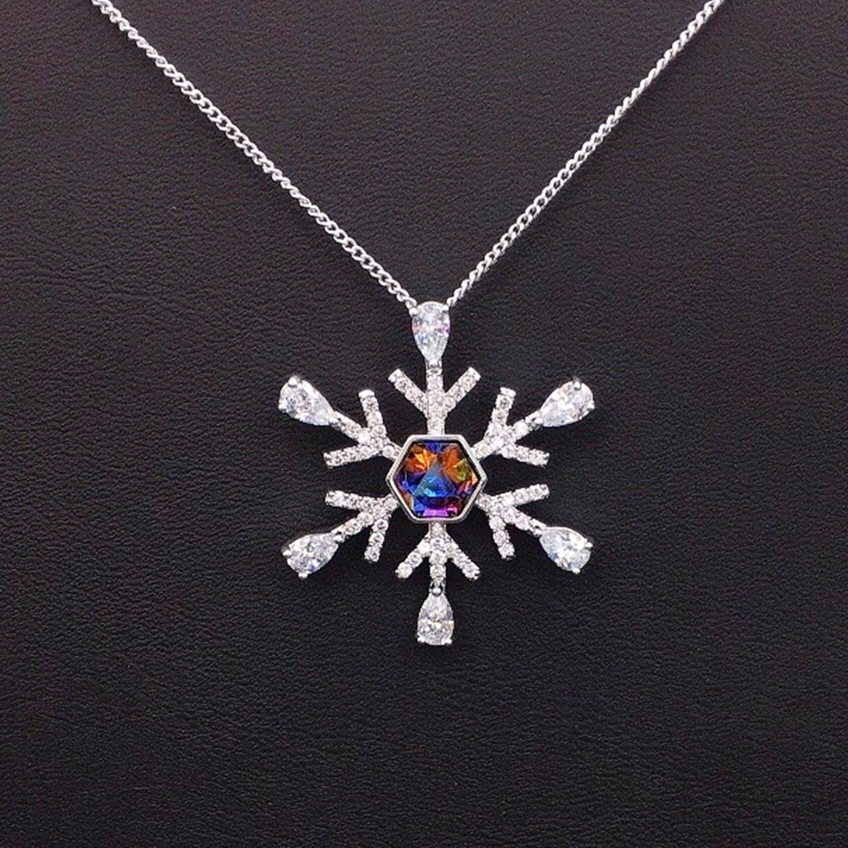 Fashionable large snowflake crystal pendant