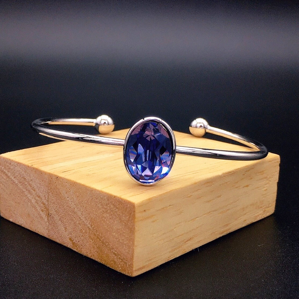 Pigeon Egg Austria Amethyst Open Bracelet