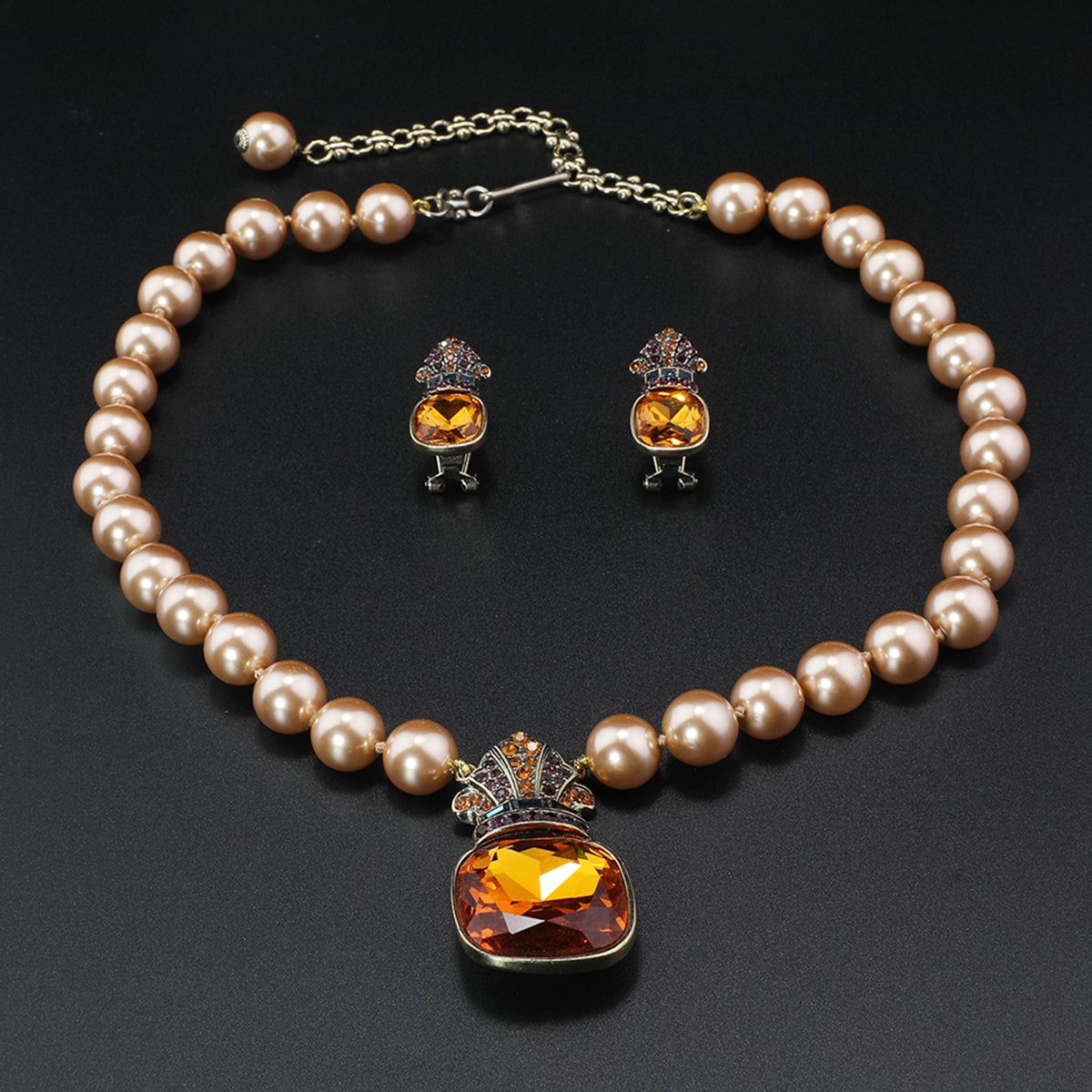Fashionable orange gemstone pearl necklace