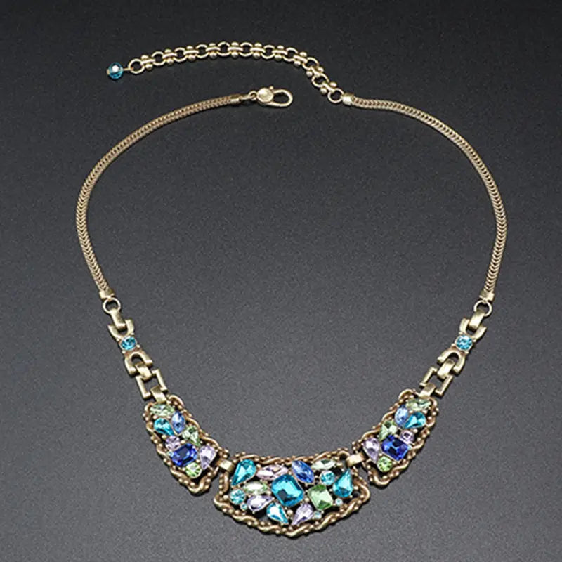 Série incrustée de diamants géométriques rétro à la mode