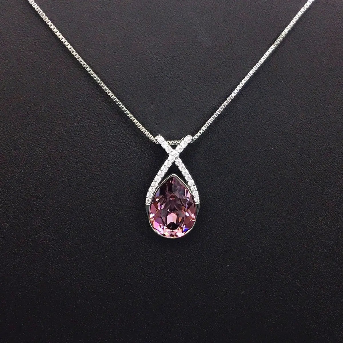 Collier personnalisé classique avec pendentif goutte de cristal et pierre précieuse