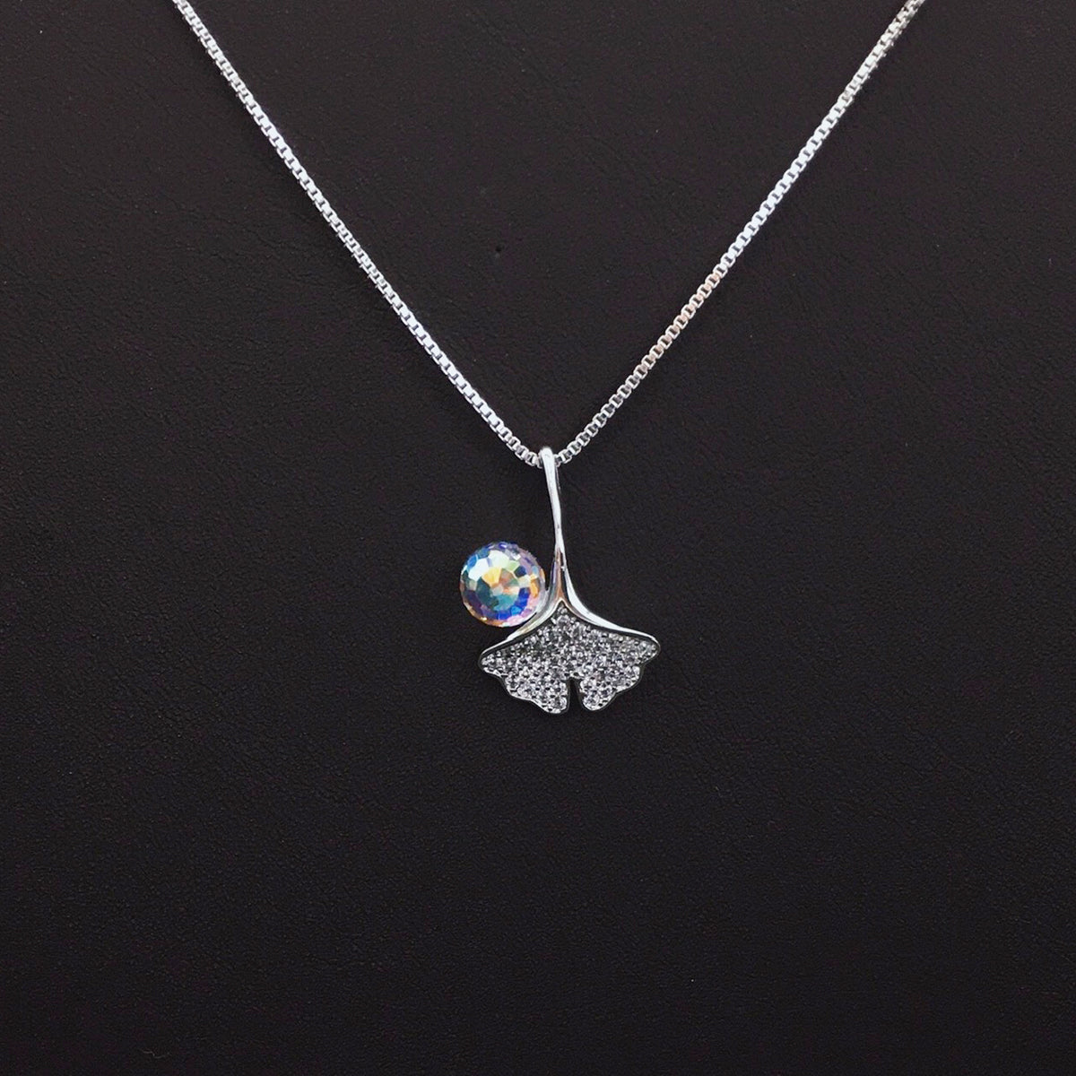 Sparkling Ginkgo Leaf Blue Crystal Necklace for Elegant Daily Wear