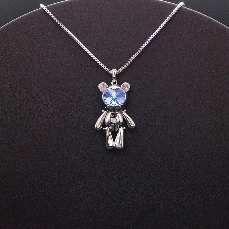 Collier ourson en argent audacieux avec visage en cristal bleu pour un style streetwear quotidien