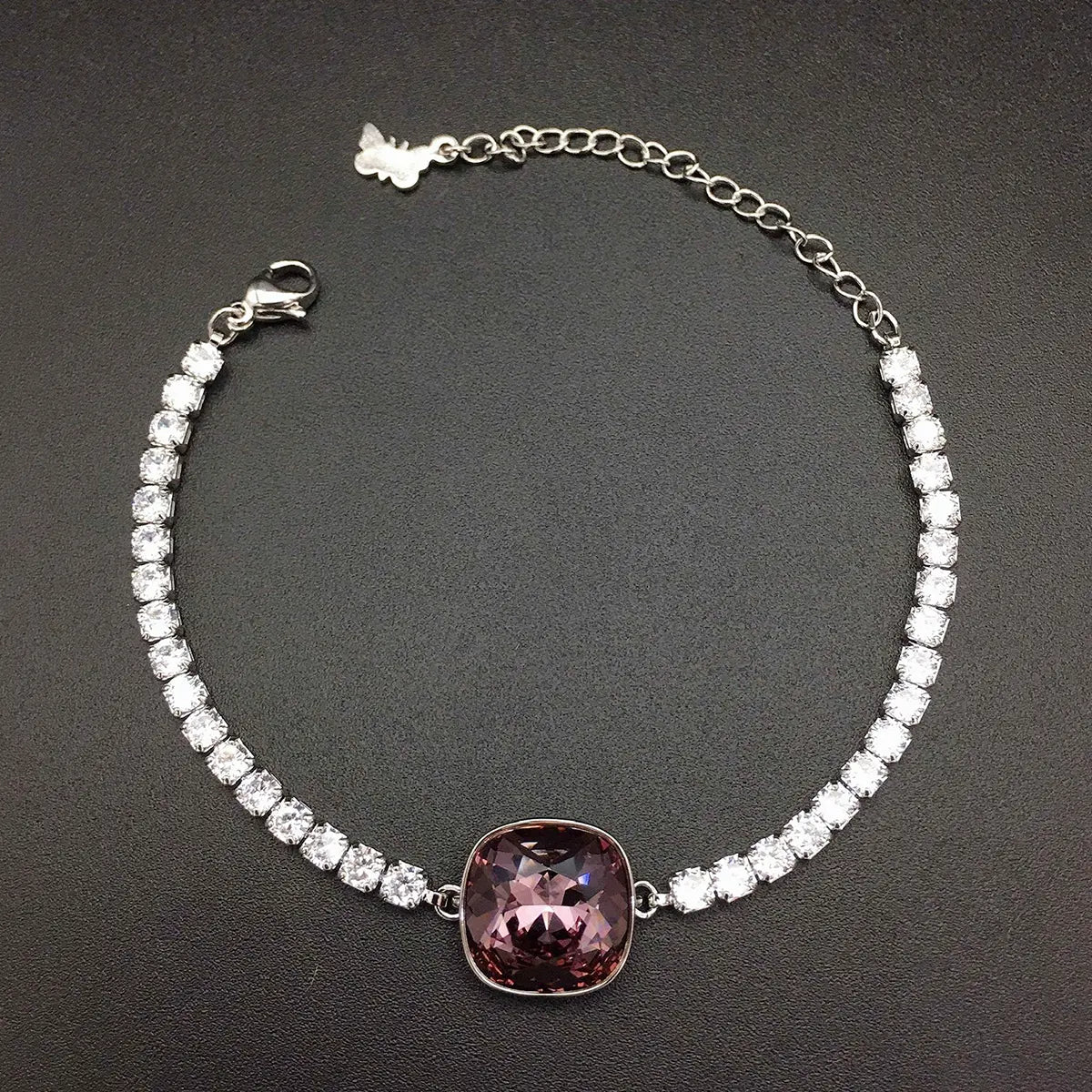 Bracelet autrichien carré en cristal rouge entièrement serti de diamants