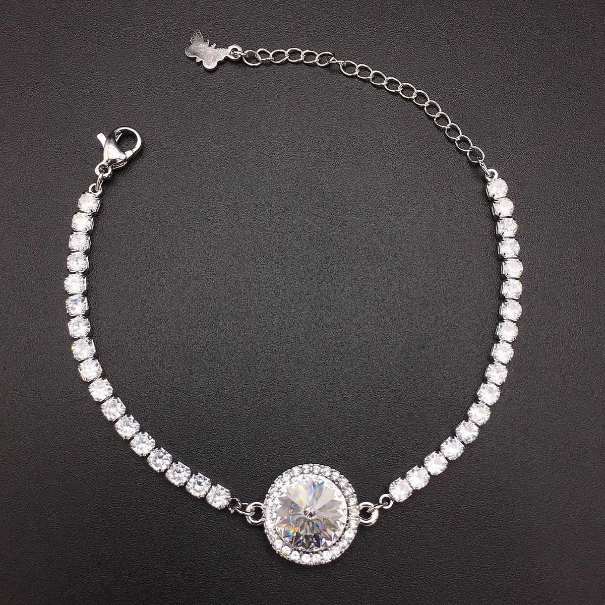 Bracelet haut de gamme rond incrusté de cristaux et de diamants