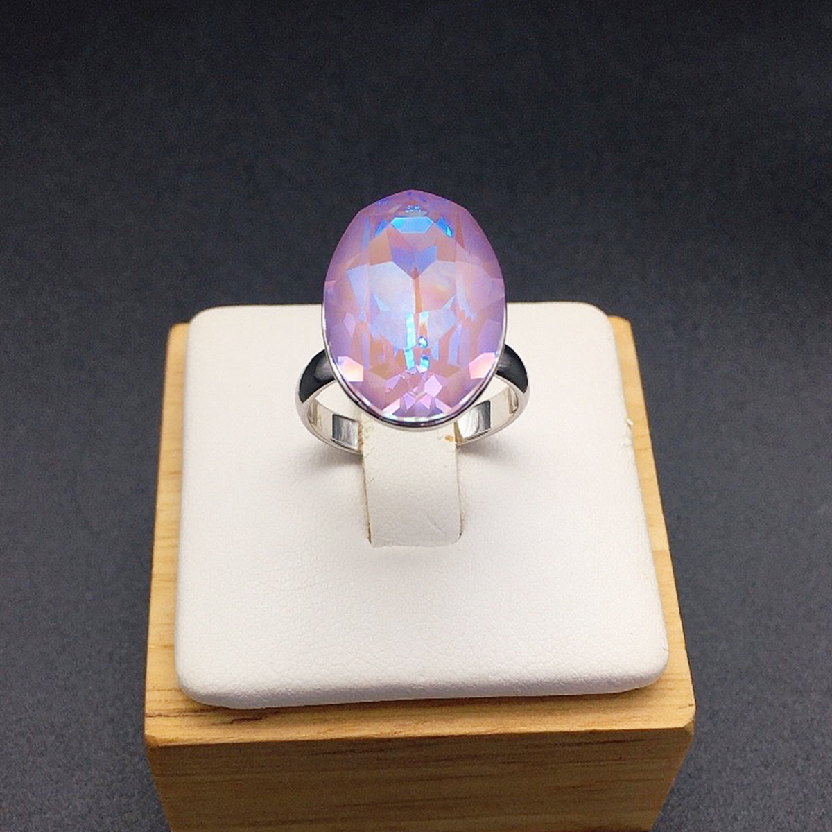 Fashionable Pigeon Egg Crystal Ring