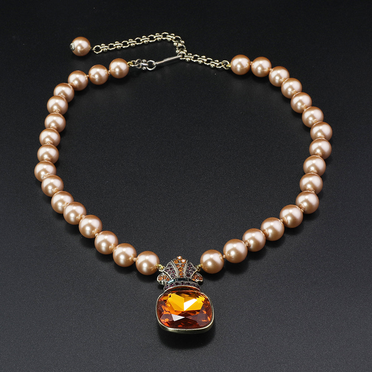 Fashionable orange gemstone pearl necklace