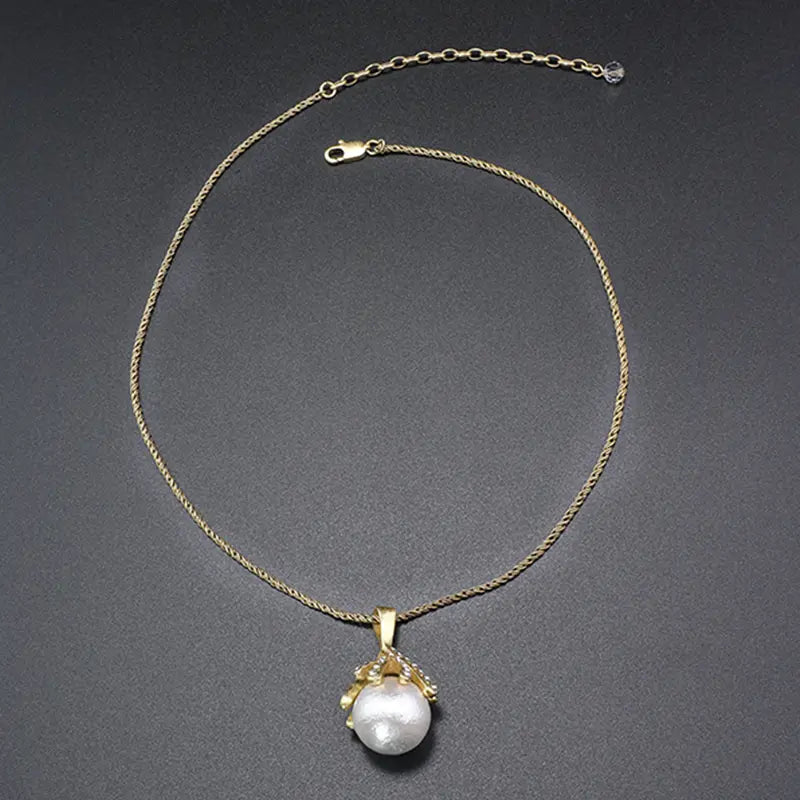 Collection de colliers de perles sertis de diamants de mode