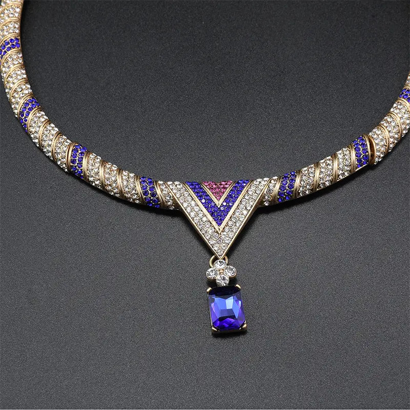 Parure élégante en or et onyx vert pour les galas de prestige