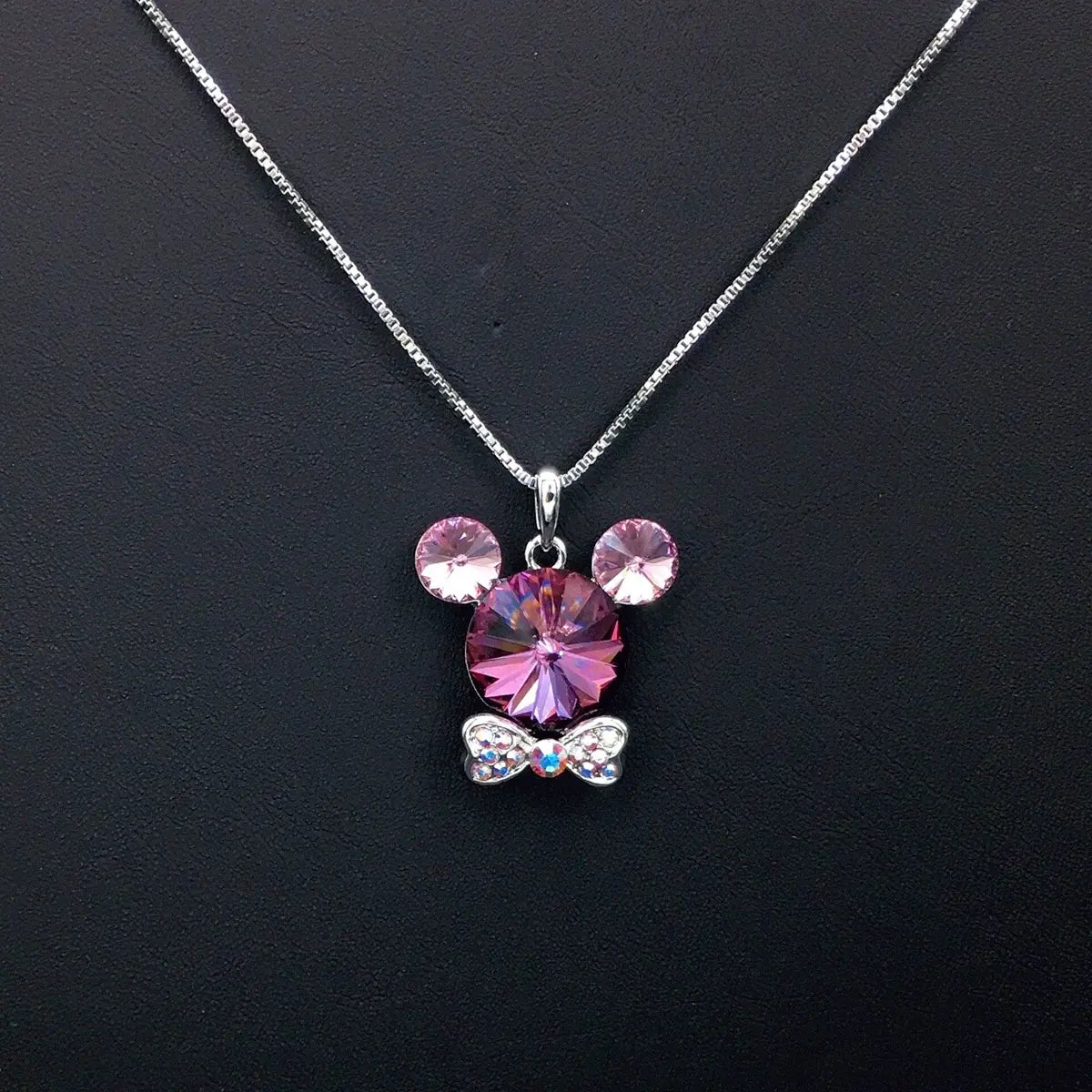 Collier classique en pierre précieuse avec un animal mignon