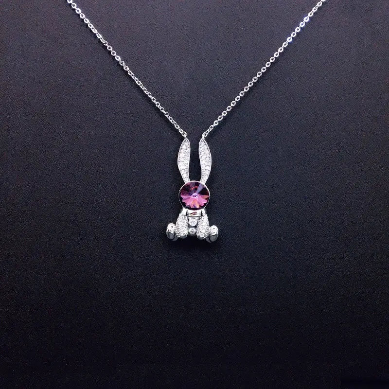 Collier mignon lapin en cristal bleu avec strass étincelants pour un chic au quotidien