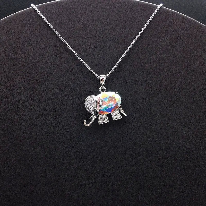 Collier Élégant Éléphant en Argent avec Cristal Bleu pour Événements Formels