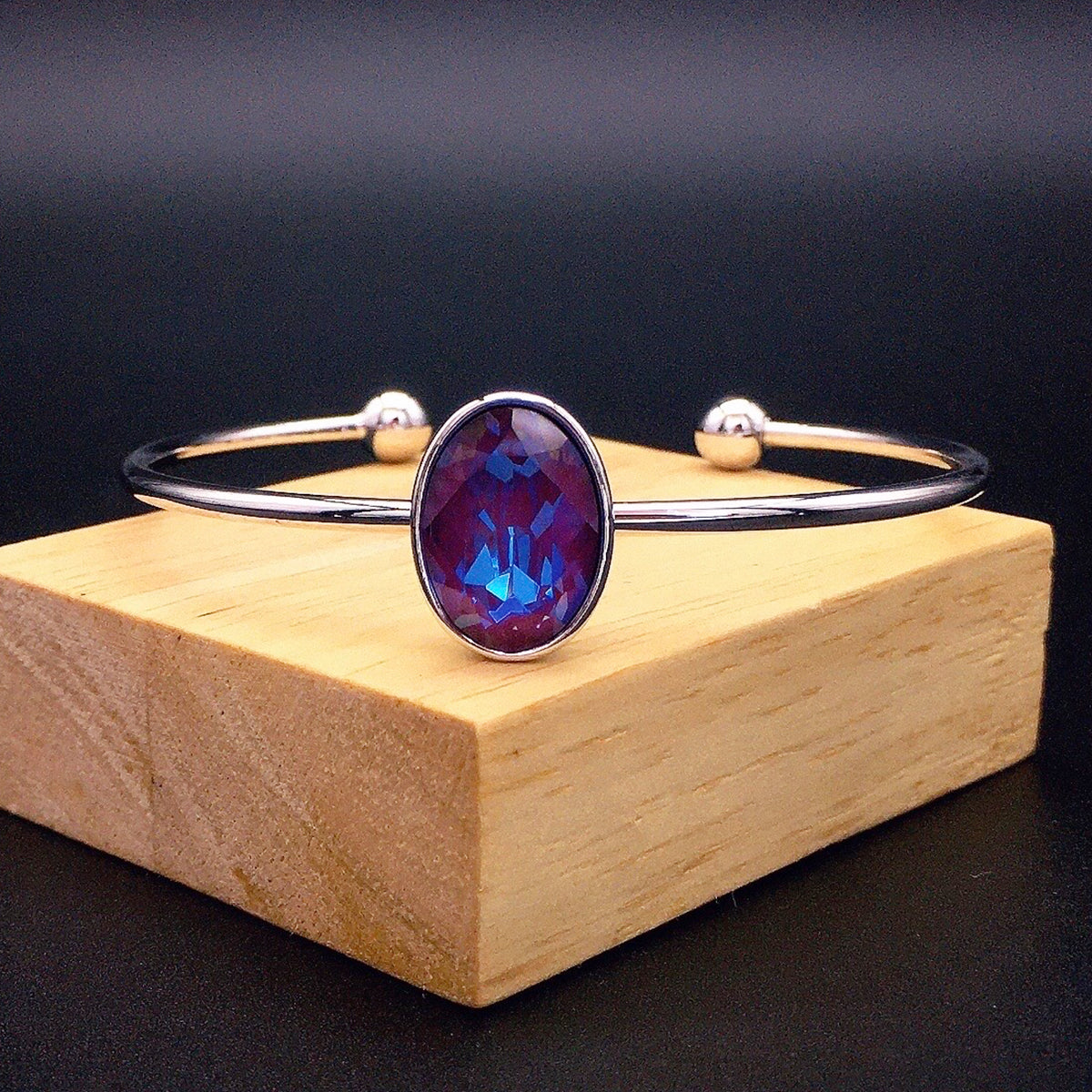 Pigeon Egg Austria Amethyst Open Bracelet