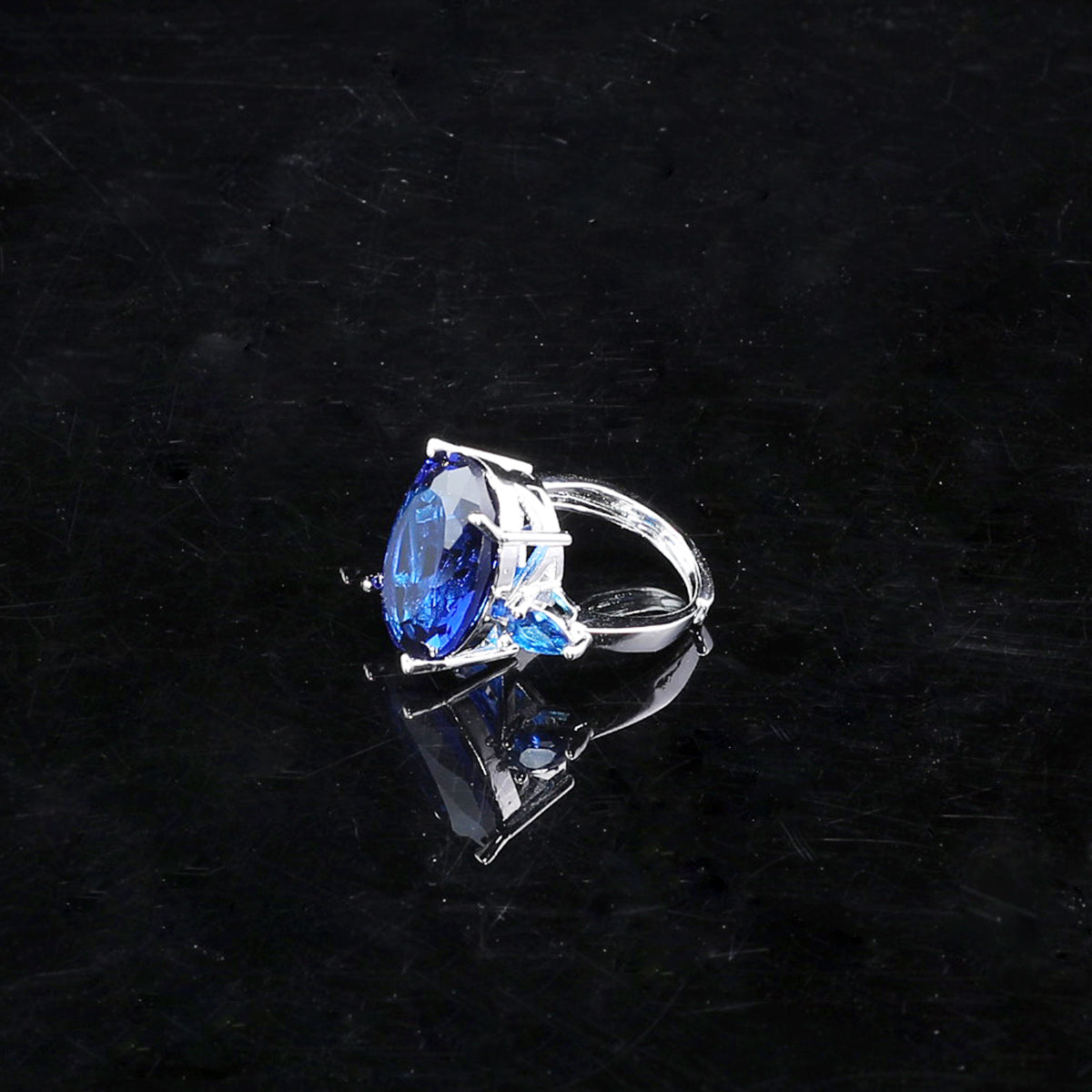 Fashionable Ocean Heart Full Diamond Necklace