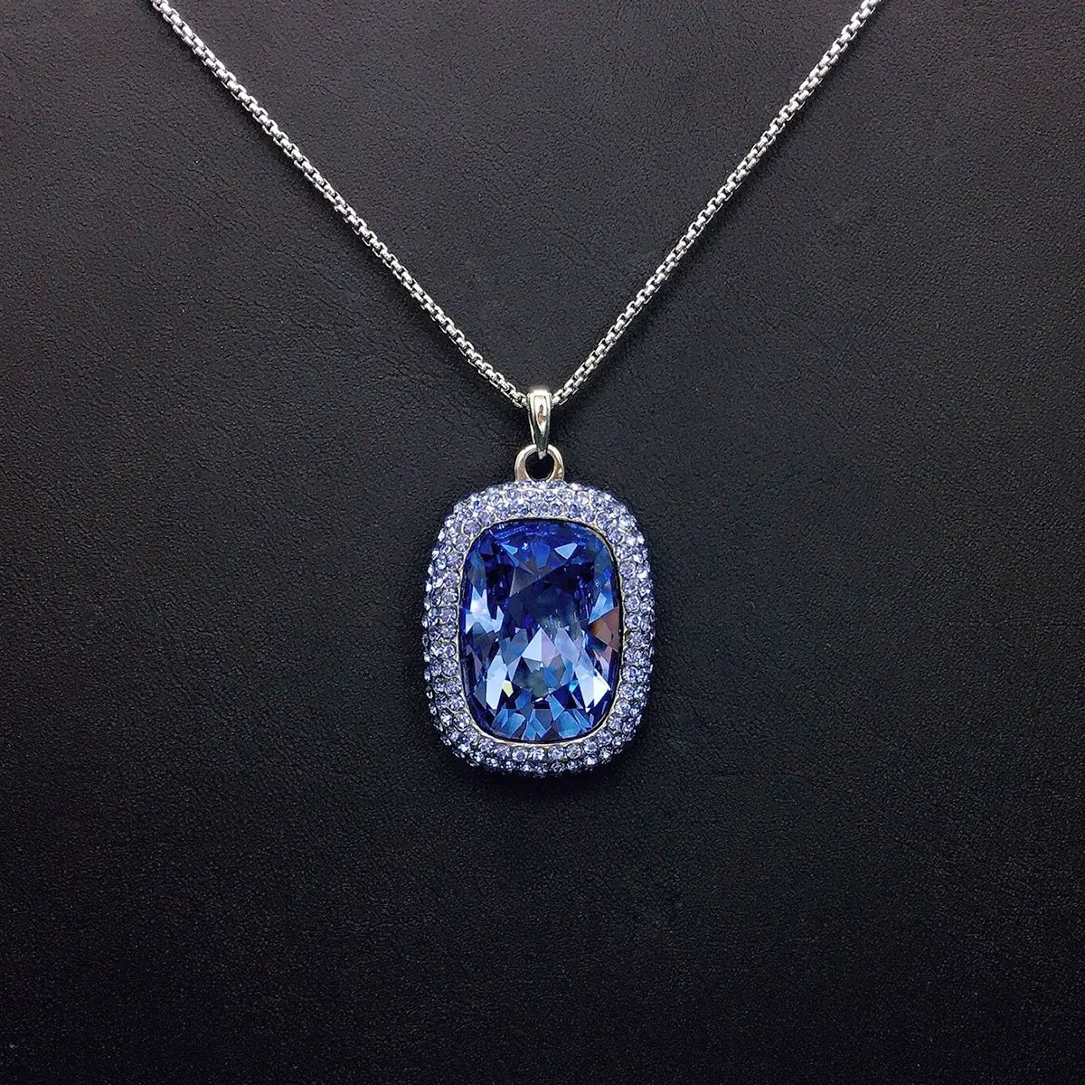 Collier en cristal Collier de pierres précieuses à la fois tendance et minimaliste