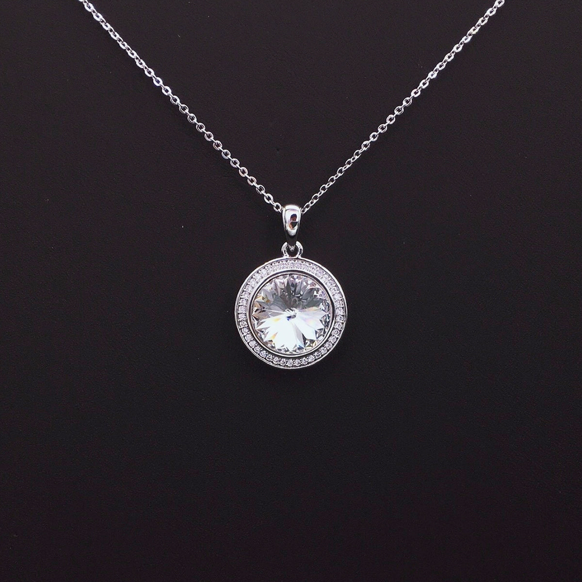 Radiant Round Blue Crystal Halo Necklace for Glamorous Red Carpet Nights