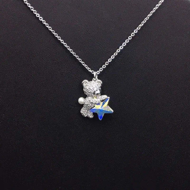 Collier Ours en Peluche Doré avec Cristal Étoile Bleue et Perle – Une Idée Cadeau Attentionnée