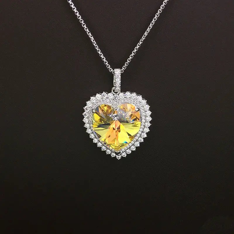 Superbe bijou cœur en cristal argenté et bleu, idéal pour les occasions spéciales